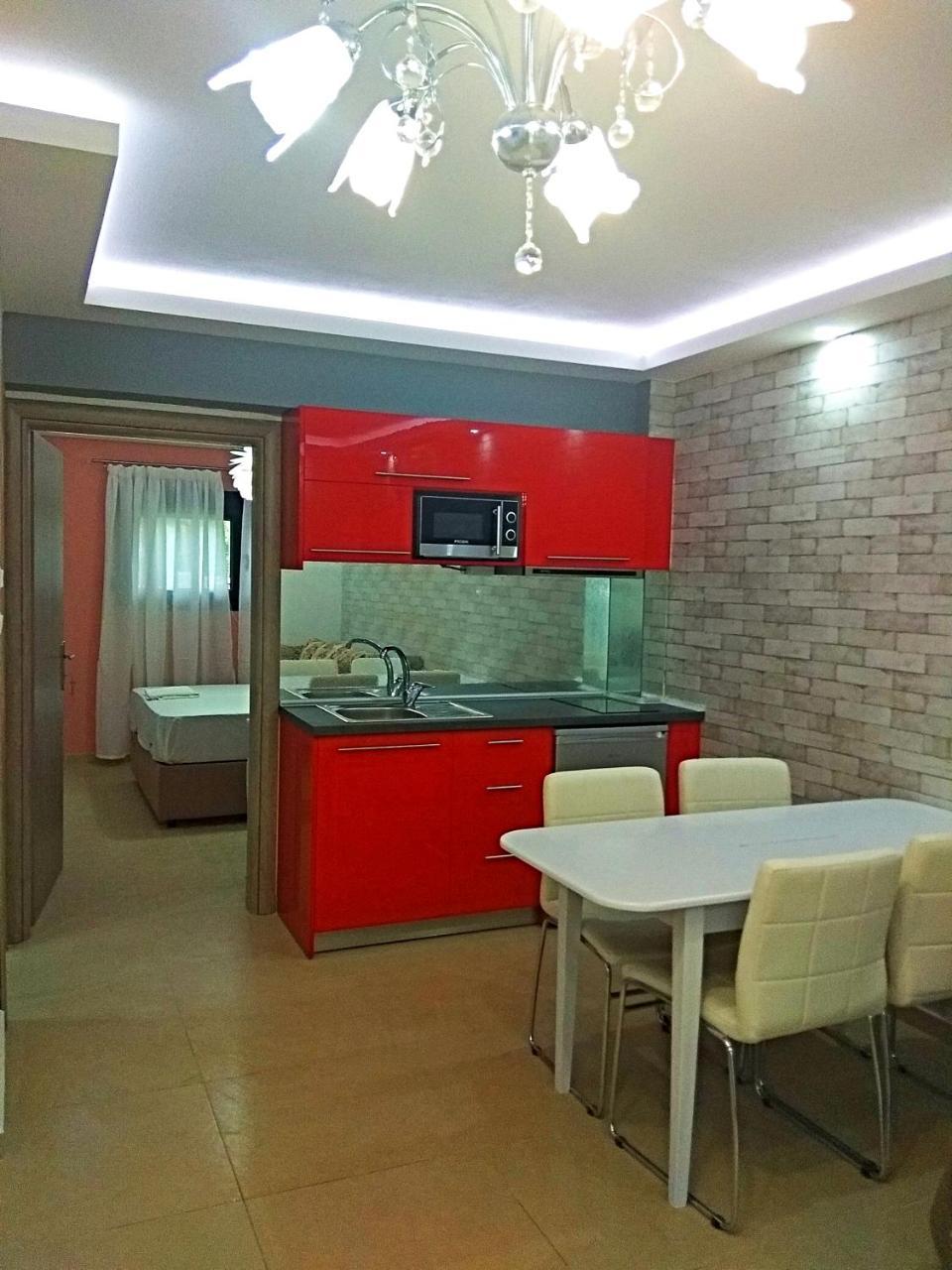 Iros Apartment Néa Péramos Dış mekan fotoğraf